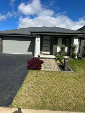 4 bedrooms beautiful home, Narellan